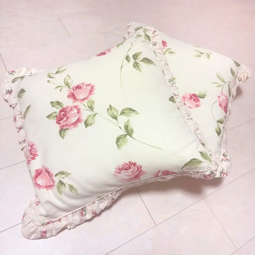 【レア商品】LAURA ASHLEY♡シートクッション♡ヘーゼルウッド 2025年最新】ローラアシュレイ クッション ヘーゼルウッドの人気