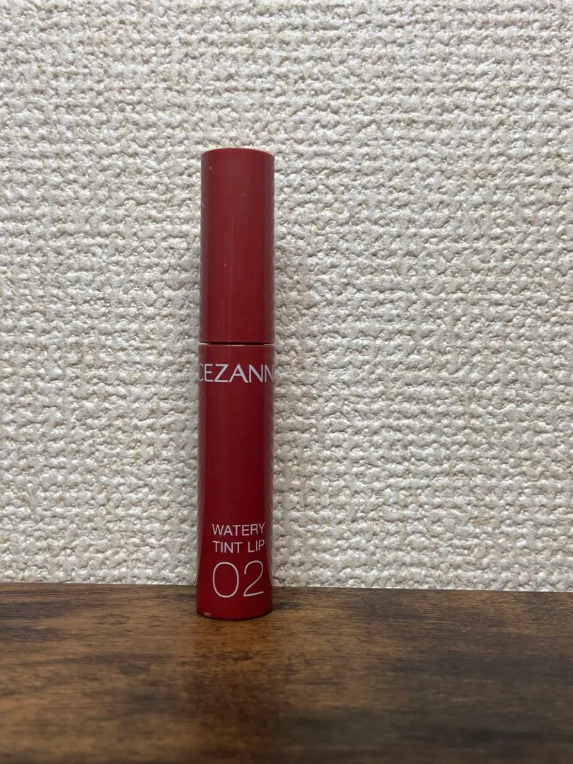 倩詩麗 水潤亮彩唇釉 02 珊瑚紅 的縮圖
