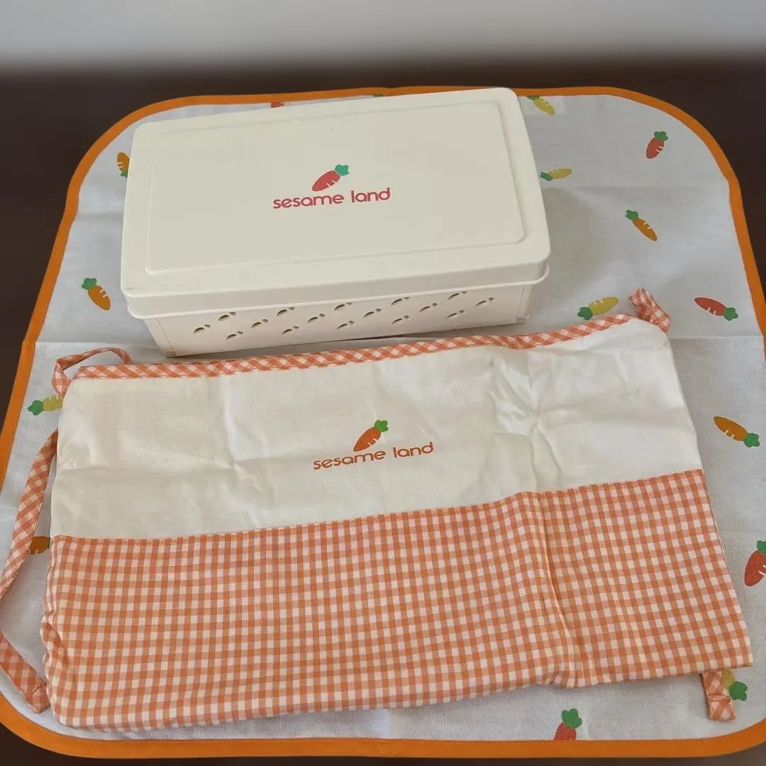 Thumbnail of Lunch box, foldable, compact