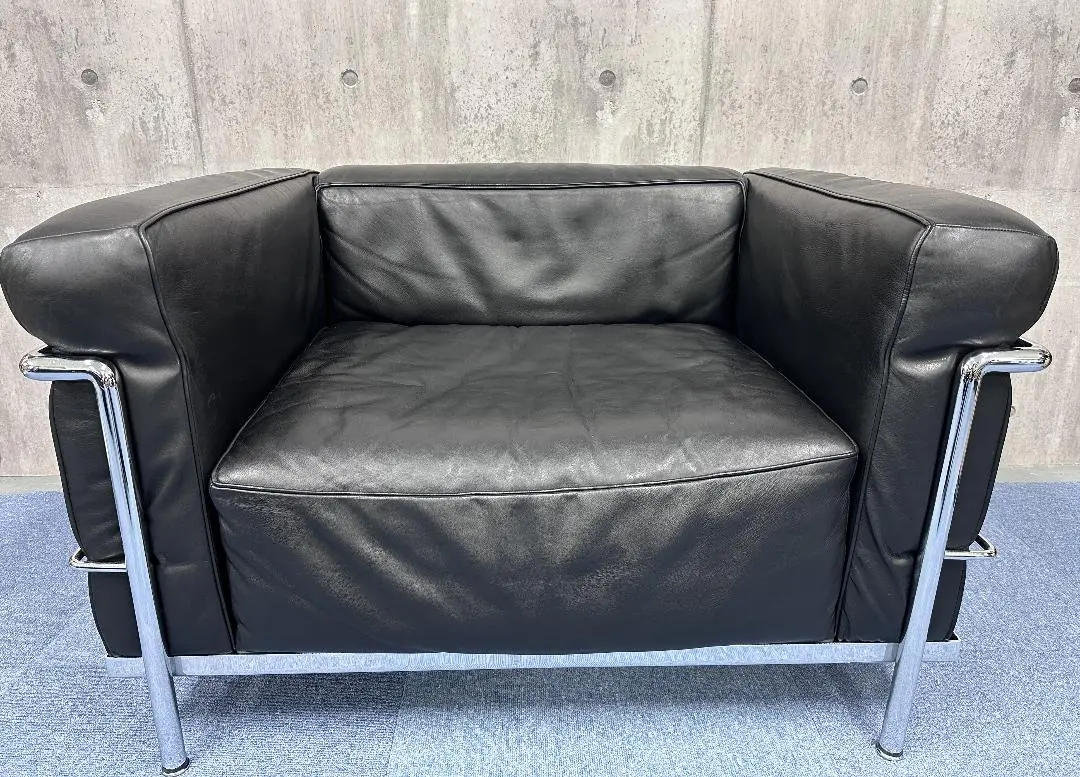 今週まで出品大幅値下Cassina 正規品　カッシーナ ル・コルビュジエ LC3 今週まで出品大幅値下Cassina 正規品 カッシーナ ル
