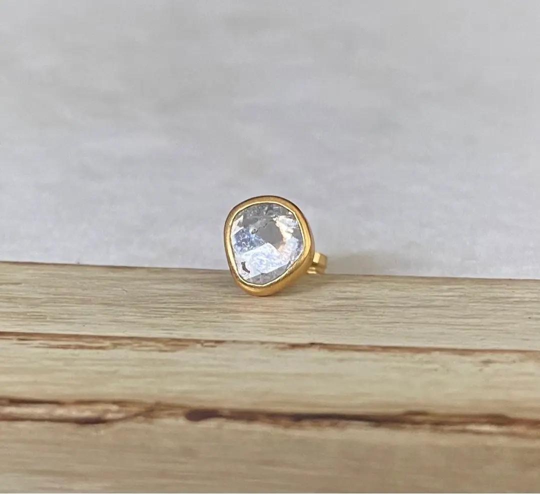 Source Objects スライスカットダイヤモンド片耳ピアス18金 Source Objects スライスカットダイヤモンド片耳ピアス18金