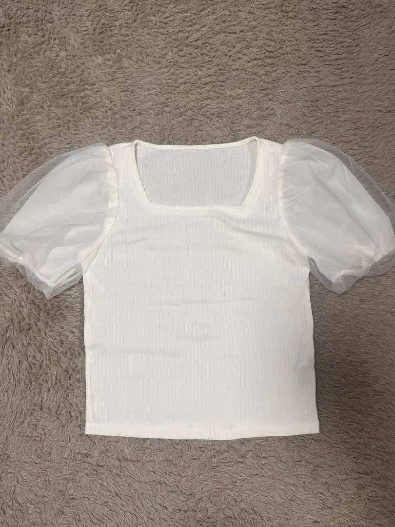 Thumbnail of White puff sleeve T-shirt