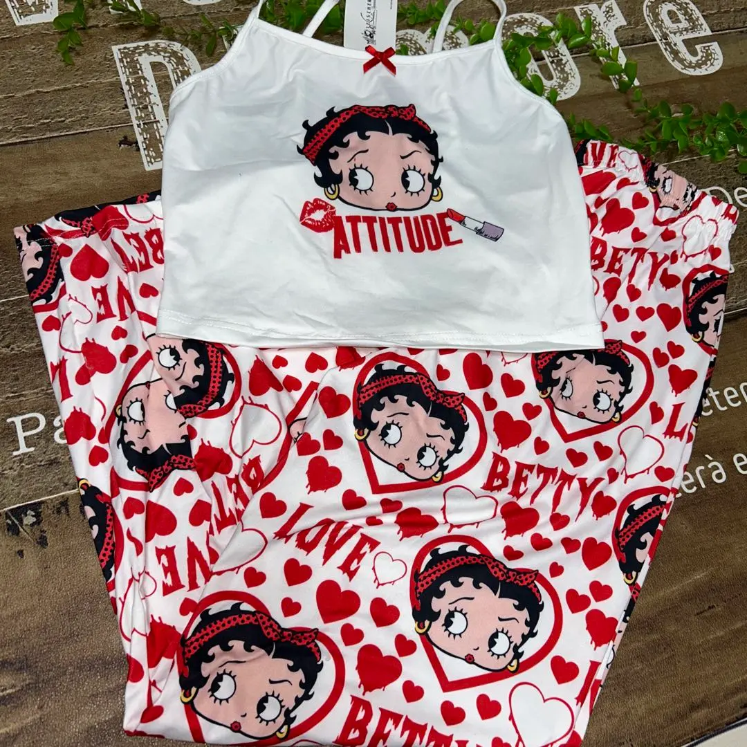 贝蒂娃娃上下套装 女士背心 贝蒂娃娃套装可爱 的縮圖