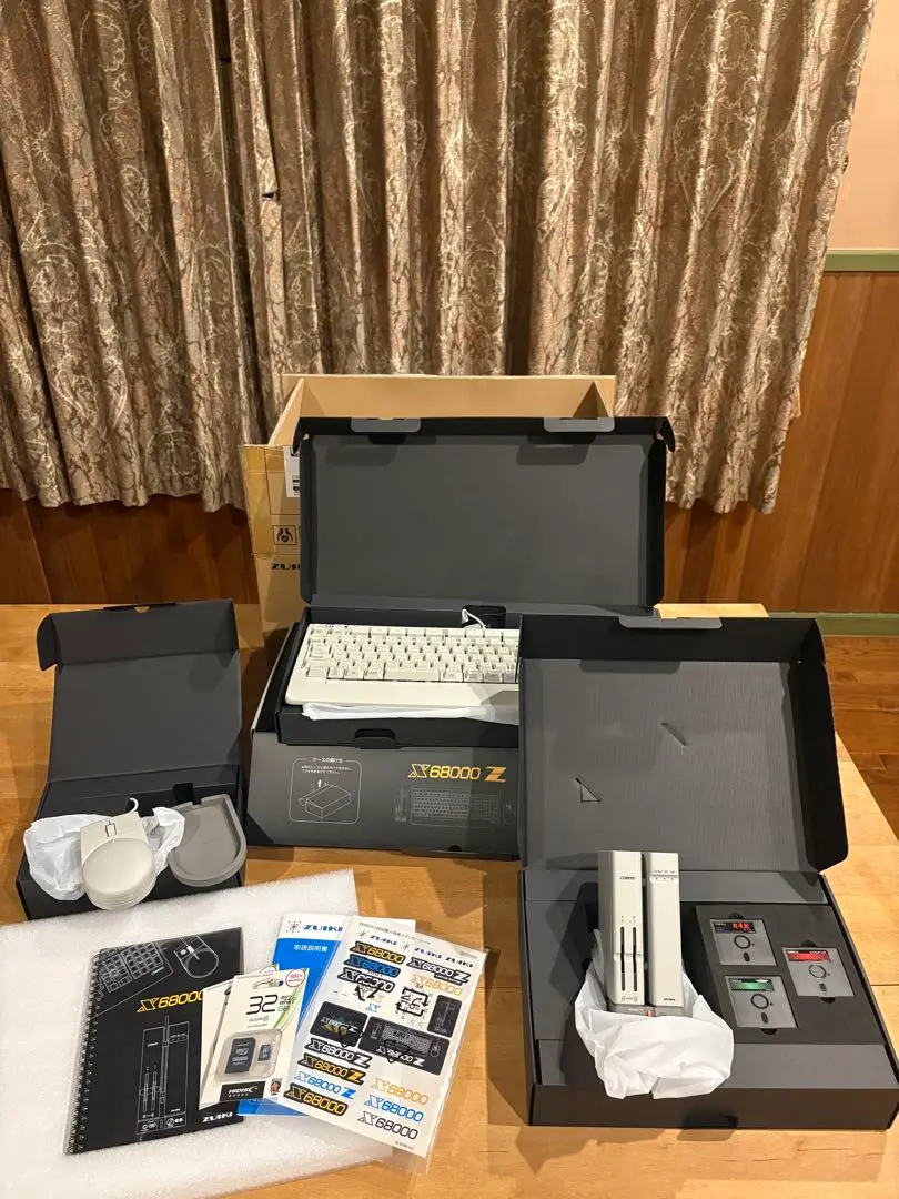 シャープ　X68000 expert 本体（キーボード付属、マウス無し） シャープ X68000 expert 本体（キーボード付属、マウス無し）