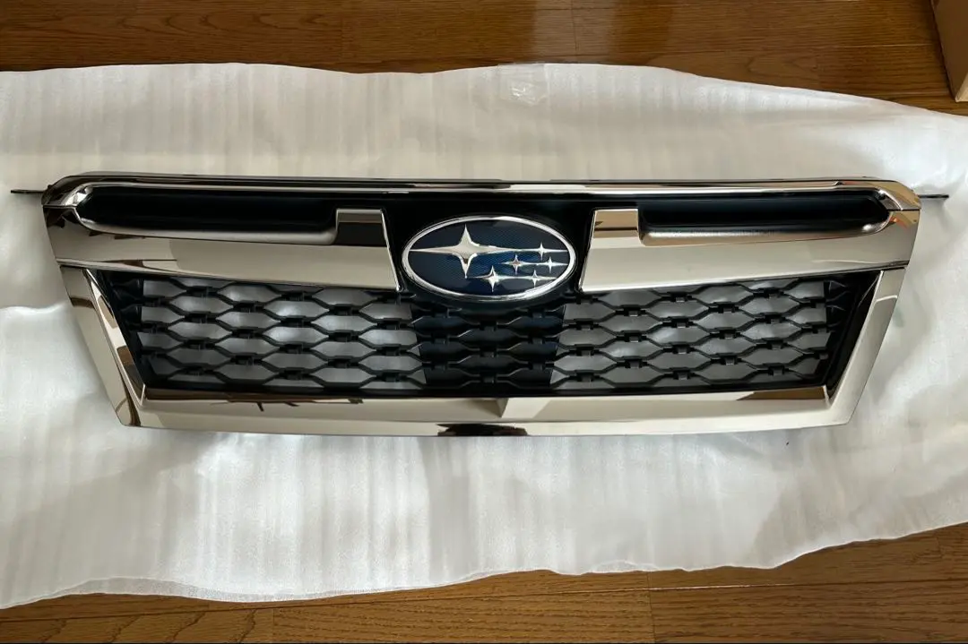 レガシィ BR系 後期 オプションメッシュフロントグリル リペア済み レガシィ BR系 後期 オプションメッシュフロントグリル リペア済み