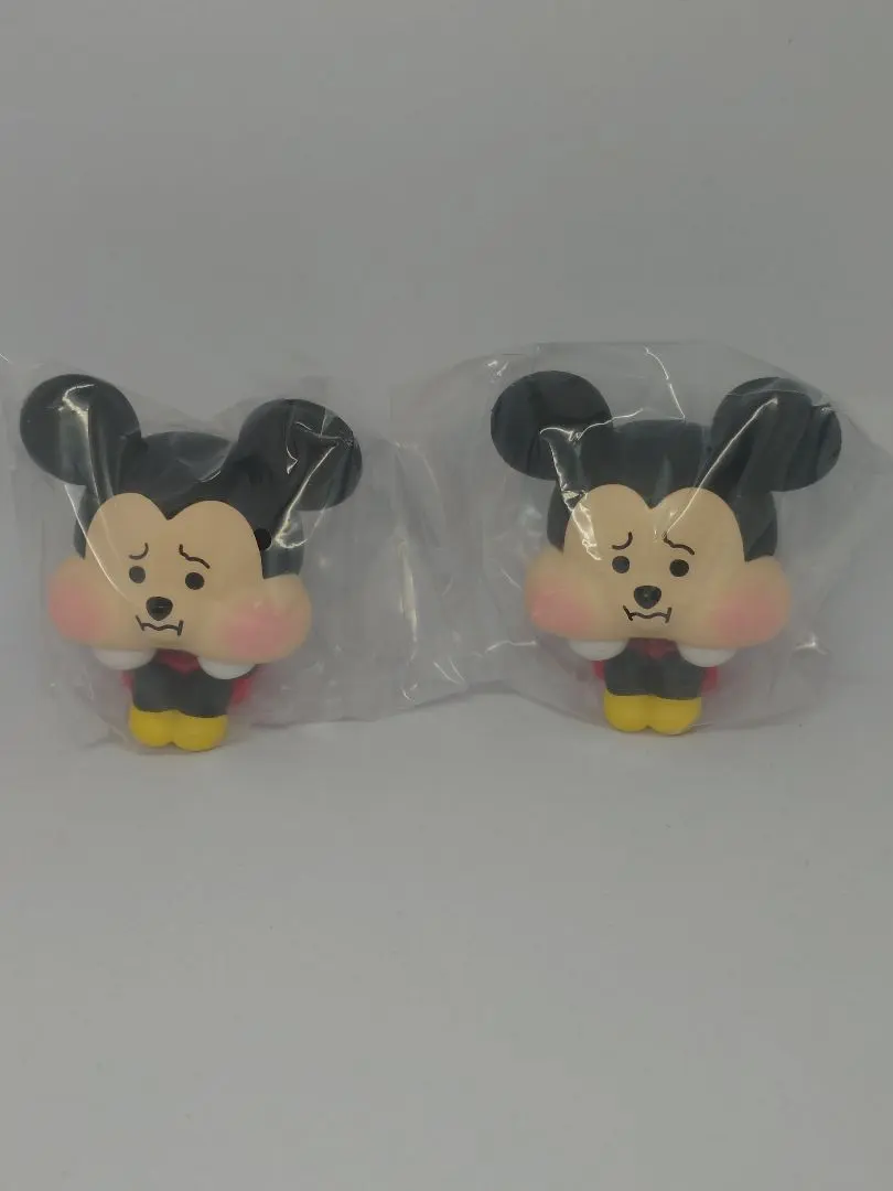 Thumbnail of Mickey Mouse sulking, set of 2