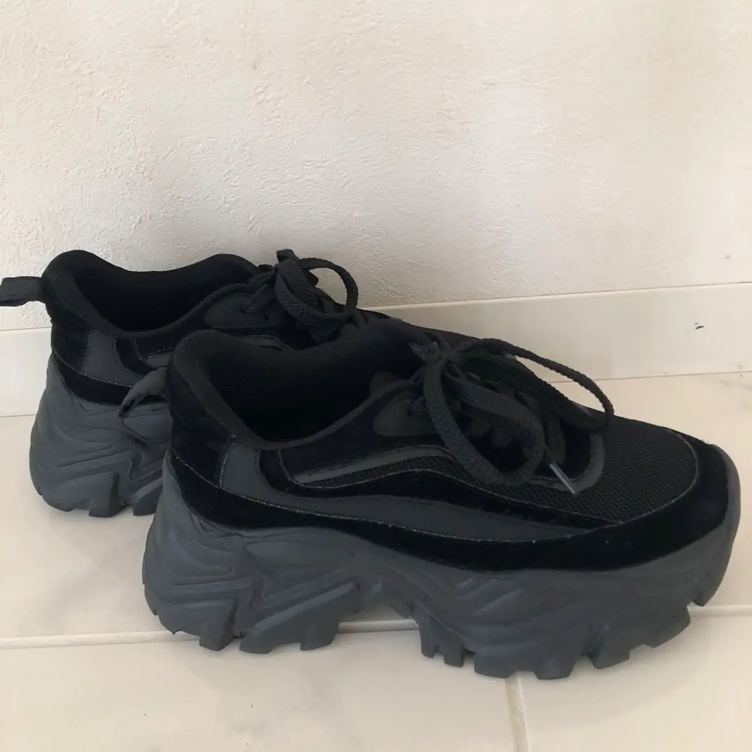 【美品✨大人気完売品】SLY　エアー プラットフォーム スニーカー　黒　Ｌ スライ SLY AIR PLATFORM SNEAKER （BLK） - ファッション通販