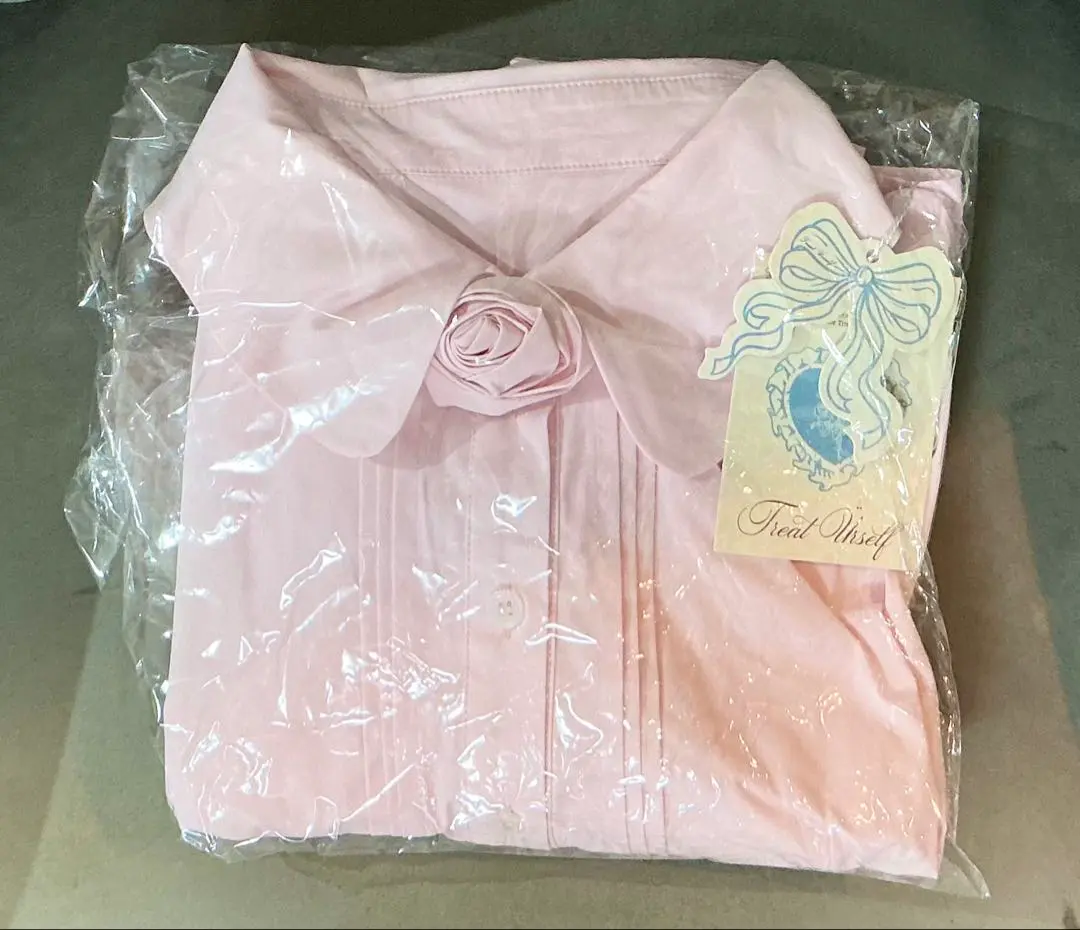 寵愛自己 襯衫 Rose accent shirt blouse 的縮圖