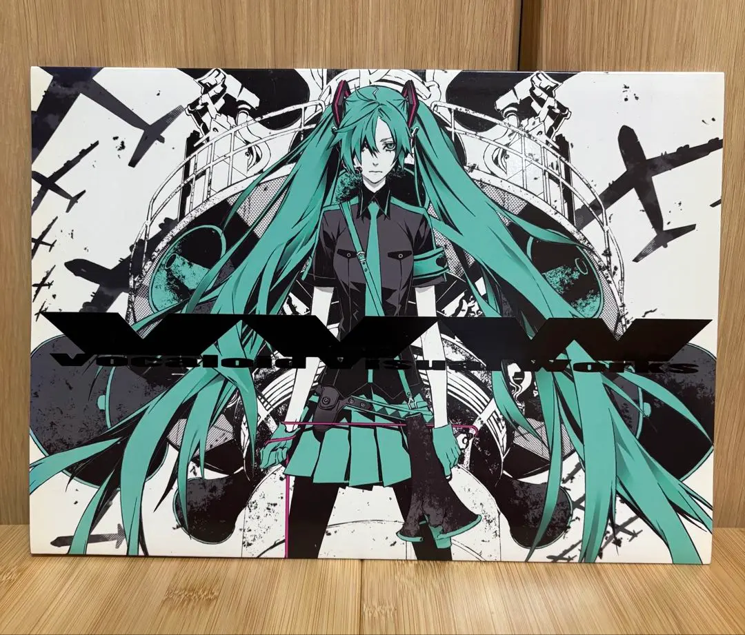【CD付き】VVW vocaloid visual works / m.m.m. Shirow Miwa (m.m.m.): VVW Vocaloid Visual Works Book Hatsune