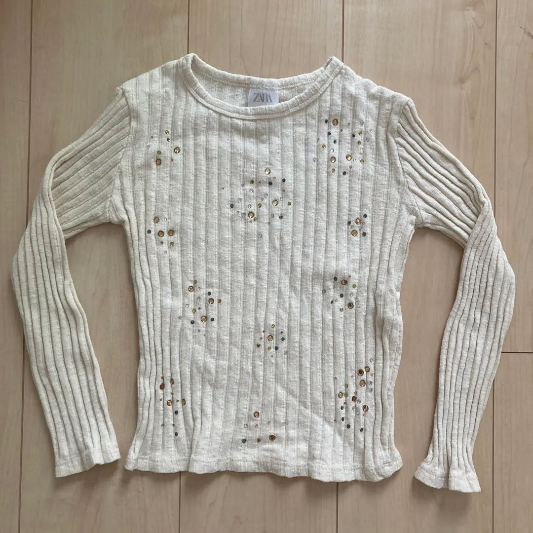 Thumbnail of ZARA White Long Sleeve Cut-and-Sewn Top with Jewels, Size 120