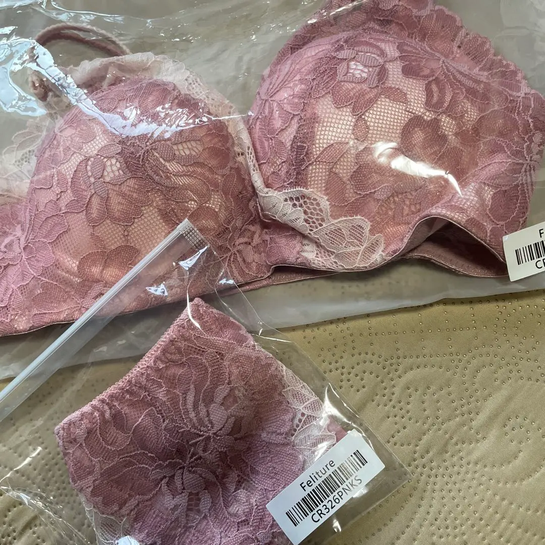 Thumbnail of Feliture Lace Bra and Panty Set, Pink