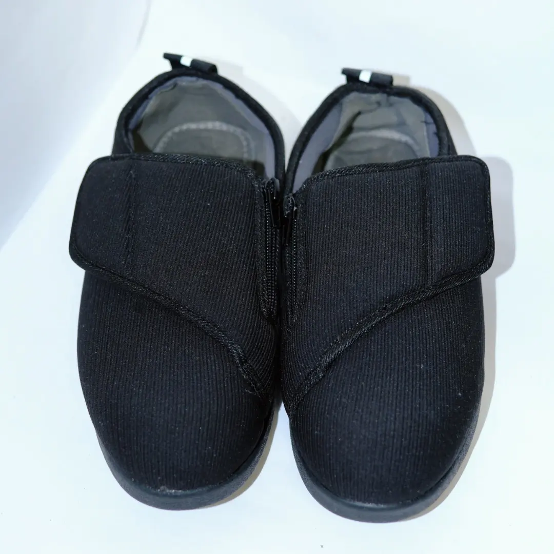Thumbnail of Black indoor shoes with zipper, 24.5cm