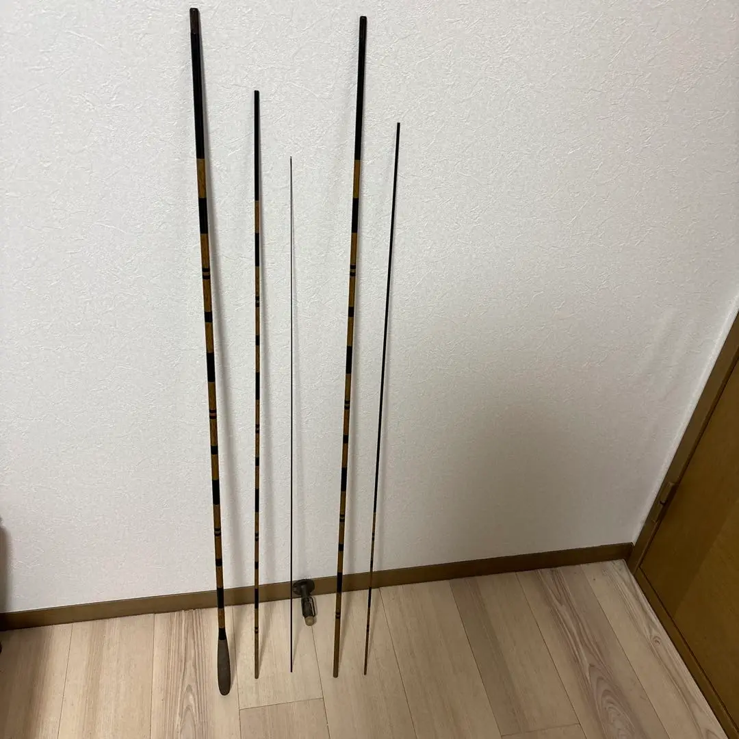 シマノのへら竿「朱紋峰 嵐水（しゅもんほう らんすい）」の十二尺（12尺）です。 Amazon | シマノ(SHIMANO) へら竿 朱紋峰 本式(しゅもんほう