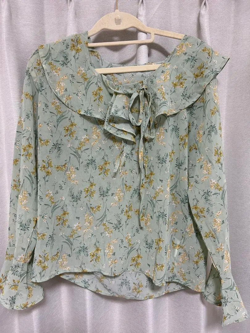 Thumbnail of fifth flower blouse