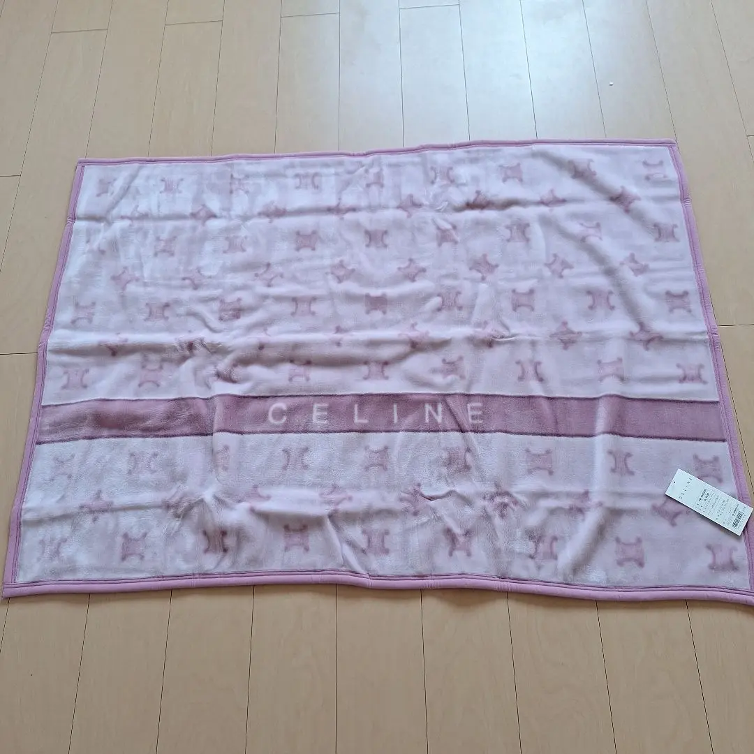 セリーヌ　新品未使用品　大判アクリルハーフケット　美品 セリーヌ 新品未使用品 大判アクリルハーフケット 美品