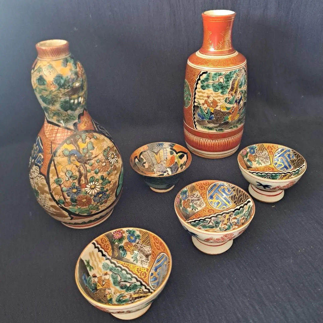 時代物　九谷焼　庄三　金彩花鳥人物図徳利　一対　細密な絵図が素晴らしい！ Yahoo!オークション - 時代 九谷 庄三（造）九谷焼 金彩赤絵 人物絵 花