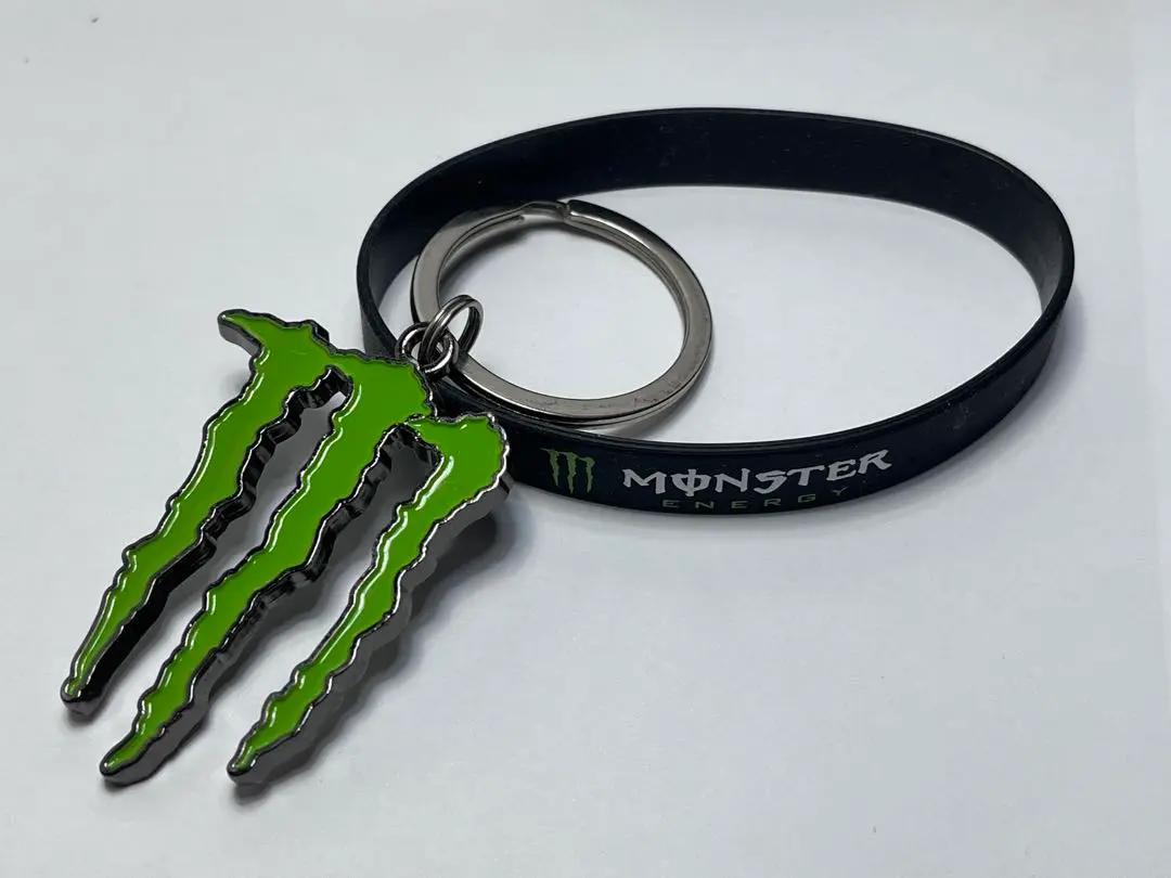 【専用ページ】モンスターキーホルダー モンスターエナジー キーホルダー スケボー 金属製 Monster