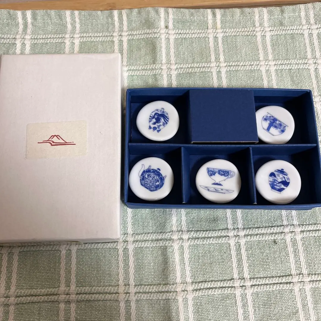 【深川製磁／未使用品】ブルーチャイナスプーンレスト5点セット（箸置き・豆皿） Amazon.co.jp: 〈〉深川製磁 ブルーチャイナ 箸置き 豆皿