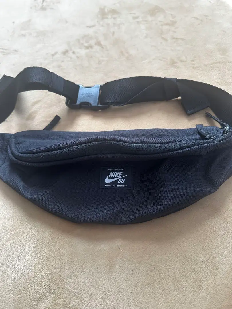 新品　NIKESB ナイキ ウェストバッグ NIKE 新品 SB WAIST BAG ナイキ ウエストバッグ カモフラ 迷彩