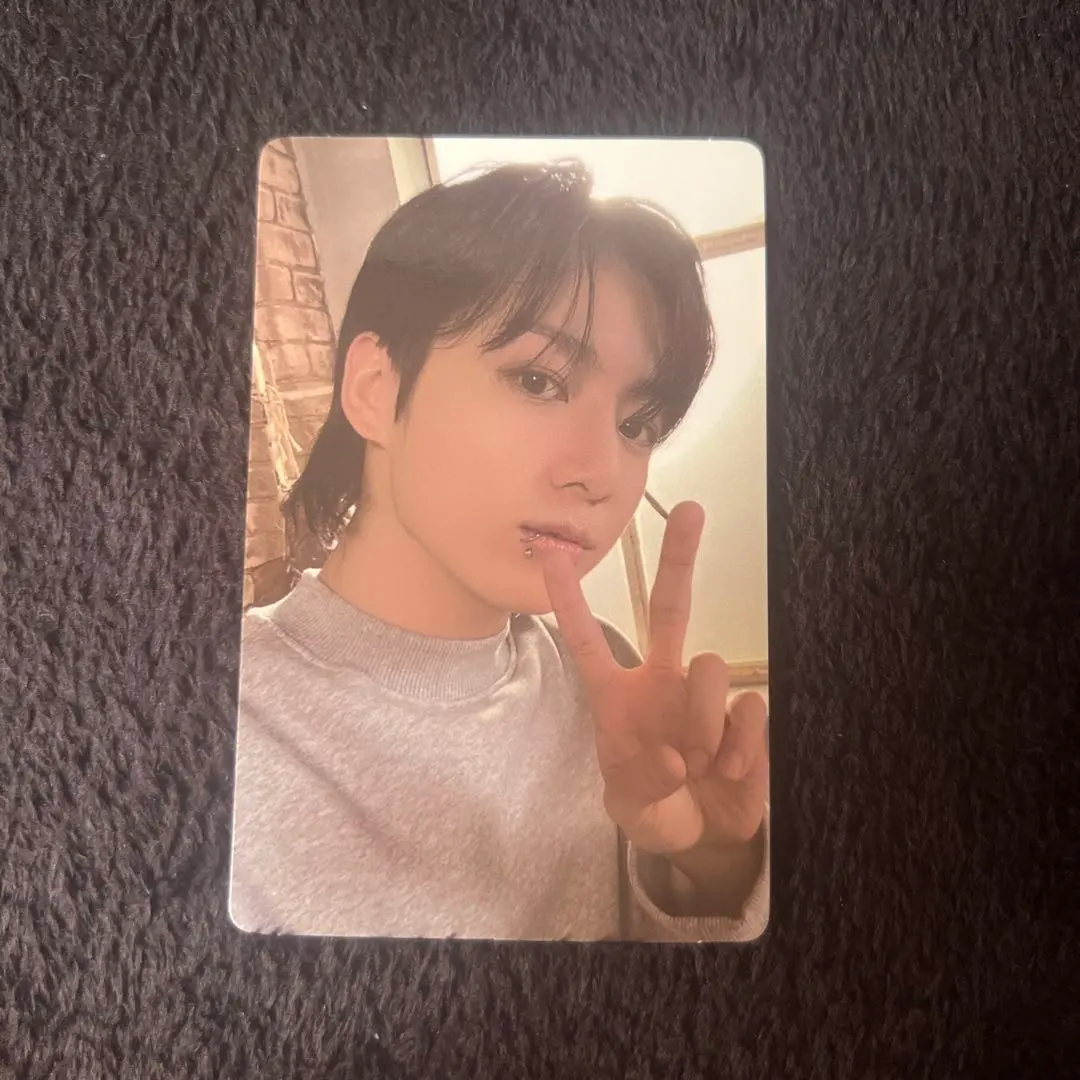 Thumbnail of BTS Jungkook GOLDEN WEVERSE photocard ③