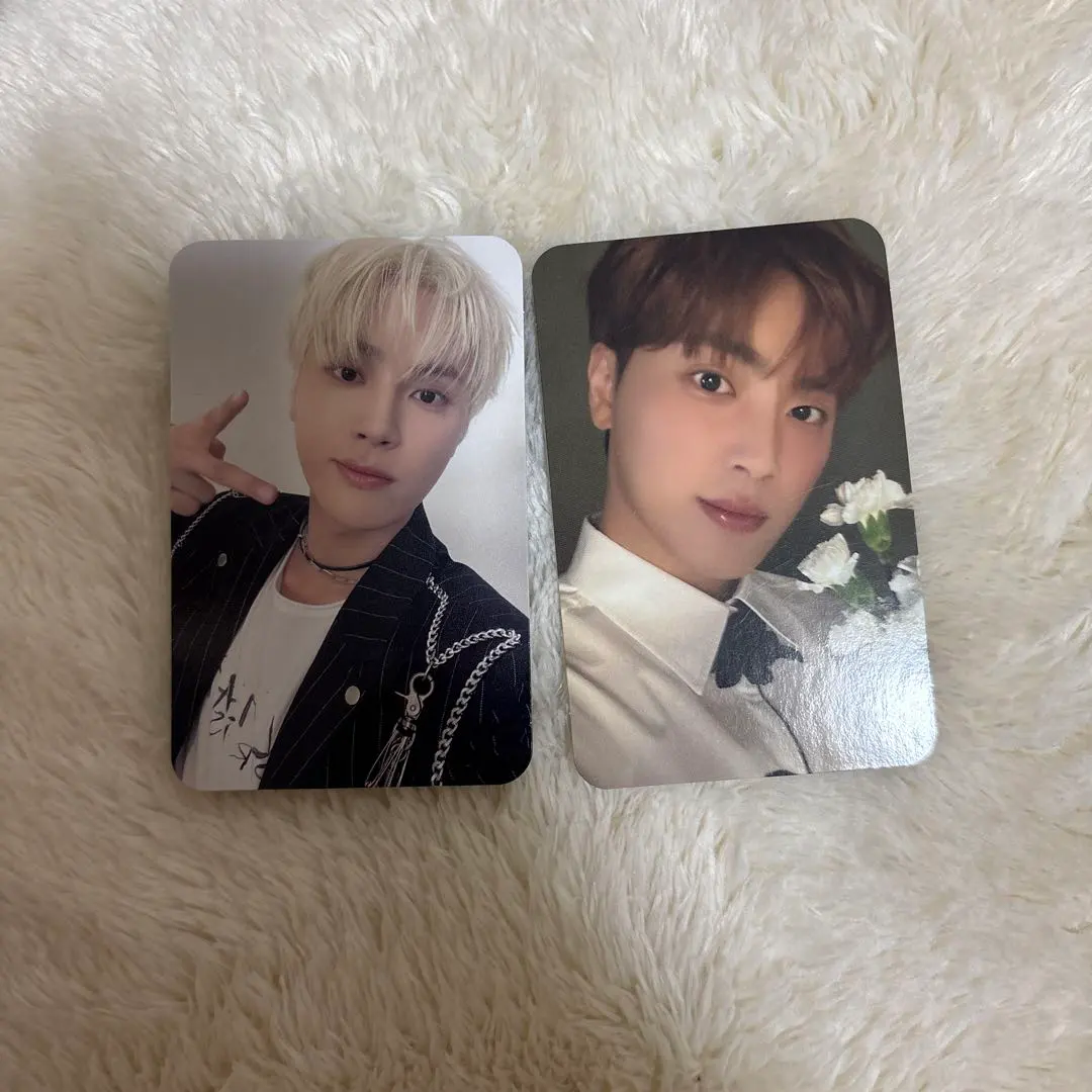 Thumbnail of THE BOYZ Hwall Card Cheki