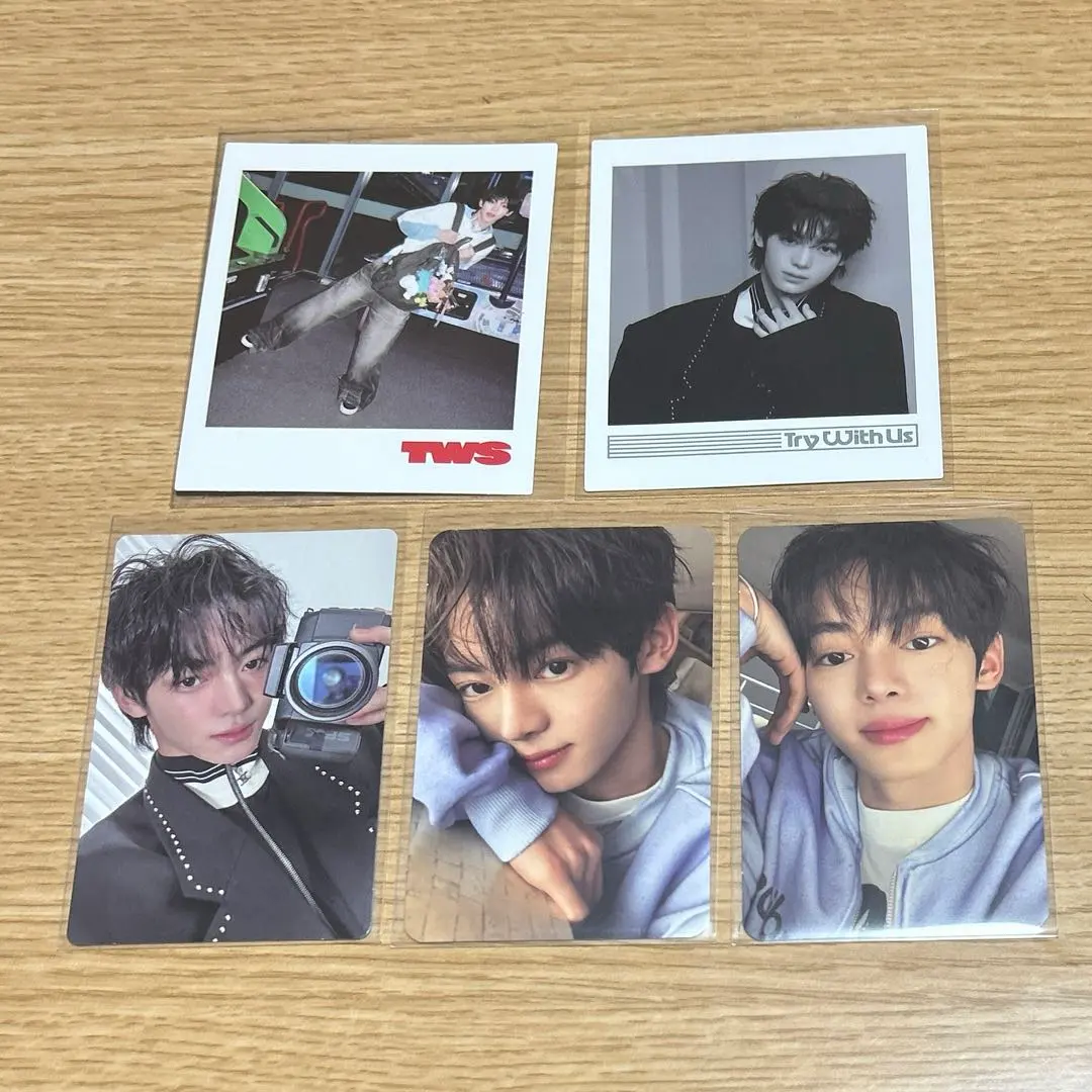 Thumbnail of TWS Hanjin TRY WITH US Trading Card & Photo Set