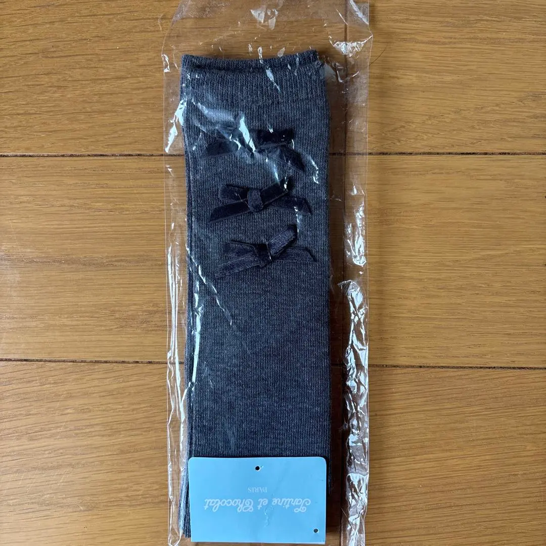 BeBe 高筒襪 灰色 全新 未使用 15-17厘米 的縮圖