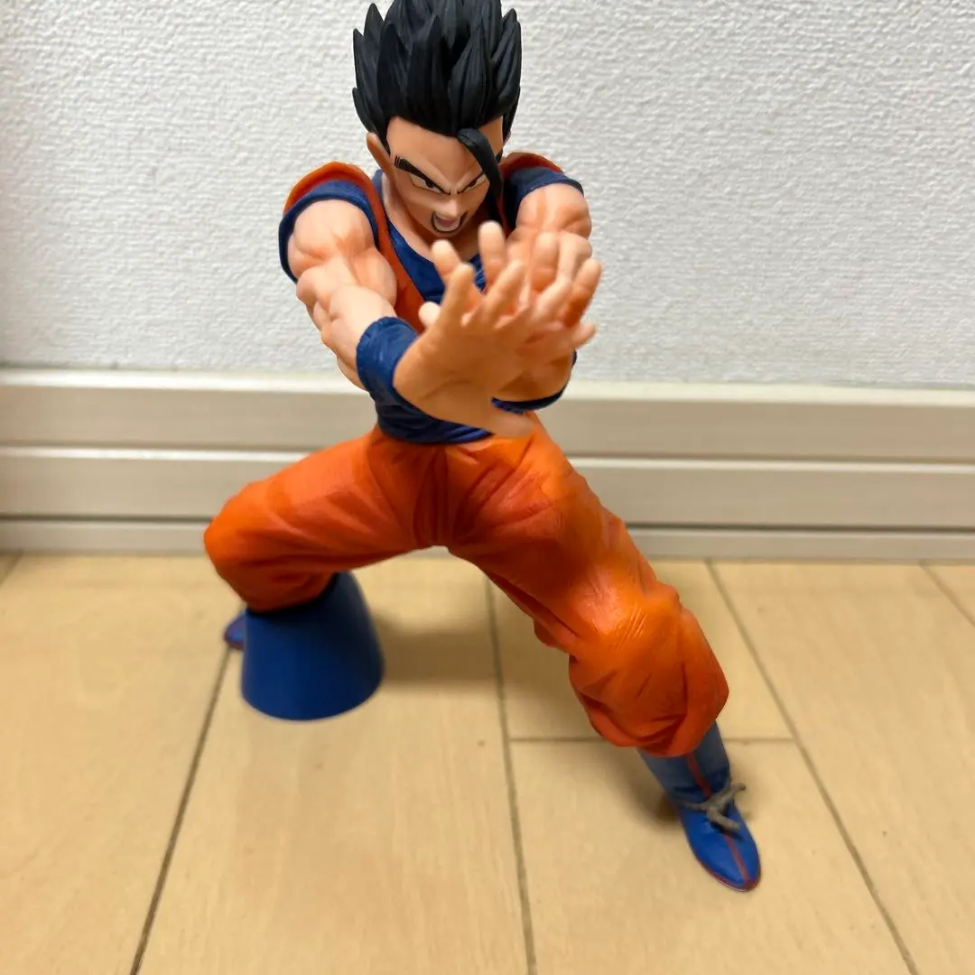 Thumbnail of Gohan figure