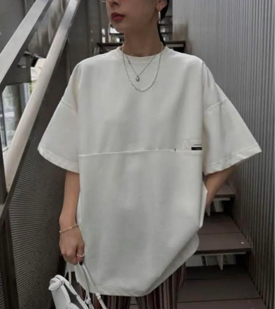 【美品】AMERI SEAM POCKET BIG TEE ブラック AMERI(アメリ) SEAM POCKET BIG TEEポケットロゴTシャツ