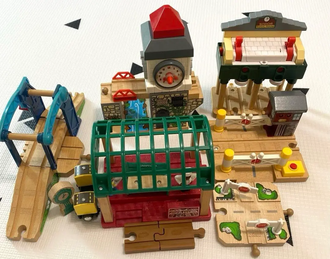 お値下げ【オマケ追加】トーマス 木製レール ナップフォードステーション Amazon.co.jp: 木製 トーマス ナップフォードステーション