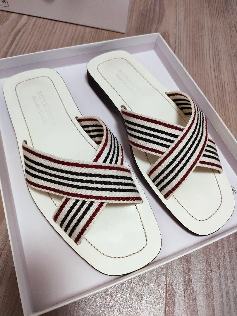 ▪️BURBERRY  新品未使用サンダル27.5cmメンズサンダル 2025年最新】BURBERRY サンダルの人気アイテム - メルカリ