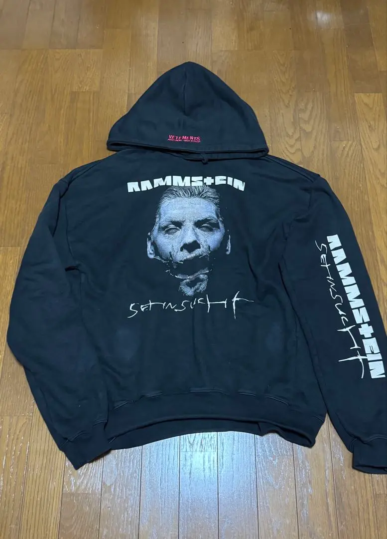 国内発送 RAMMSTEIN オフィシャルパーカー◆VetementsBALENCIAGA VETEMENTS(ヴェトモン) / Rammstein Oversized Hoodie