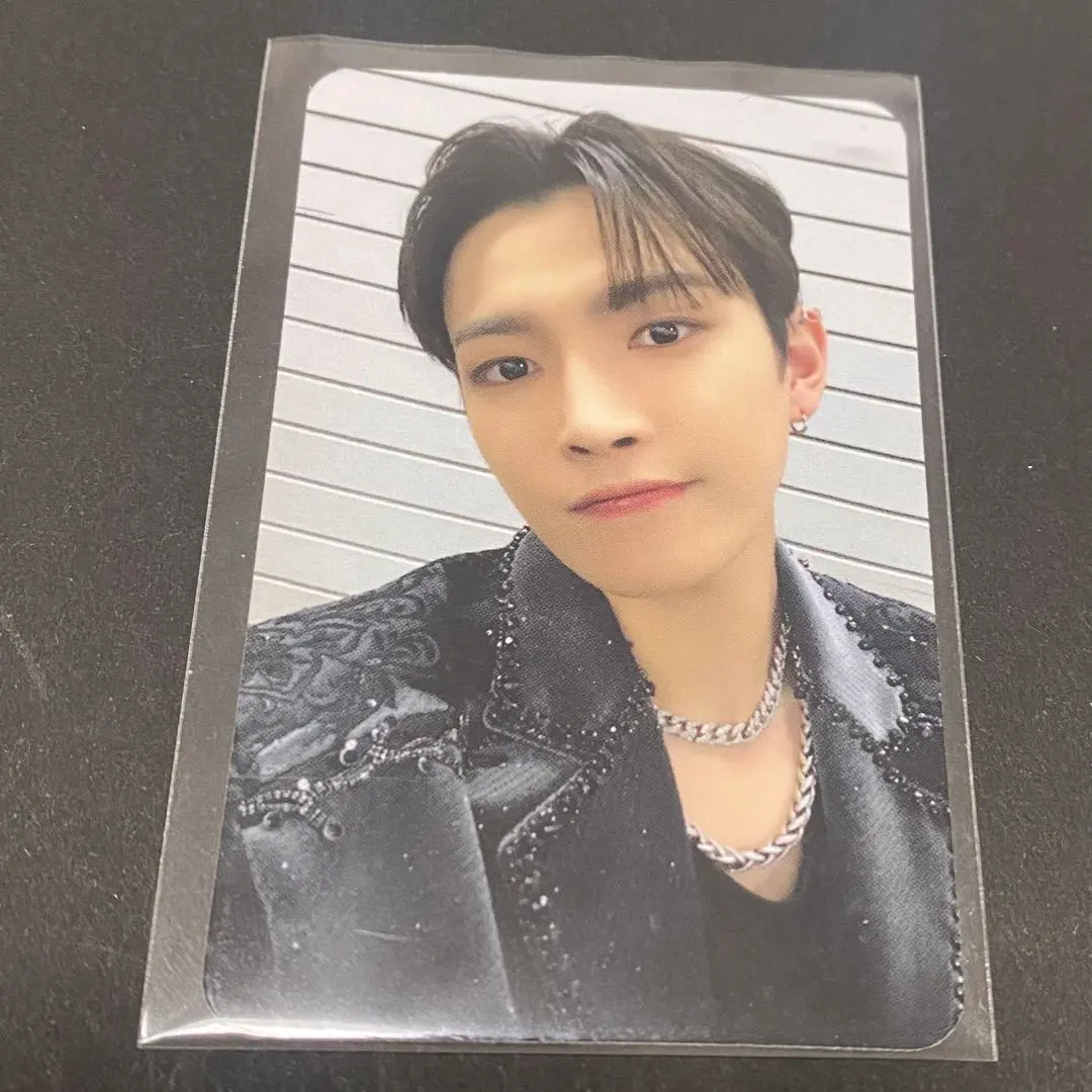 Thumbnail of ATEEZ Hongjoong minirecord voice call benefit trading card