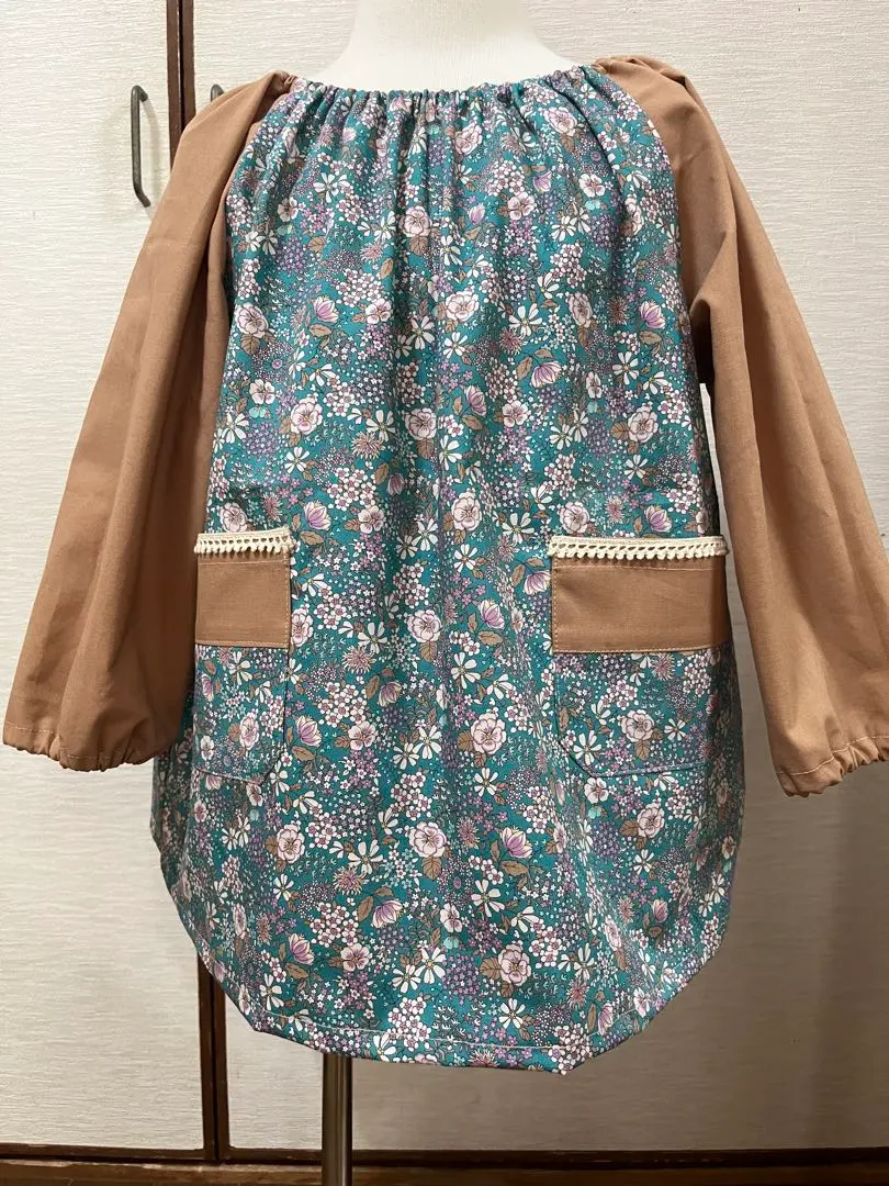 Thumbnail of Smock, small floral pattern, Liberty-style, emerald green, mocha, size 110