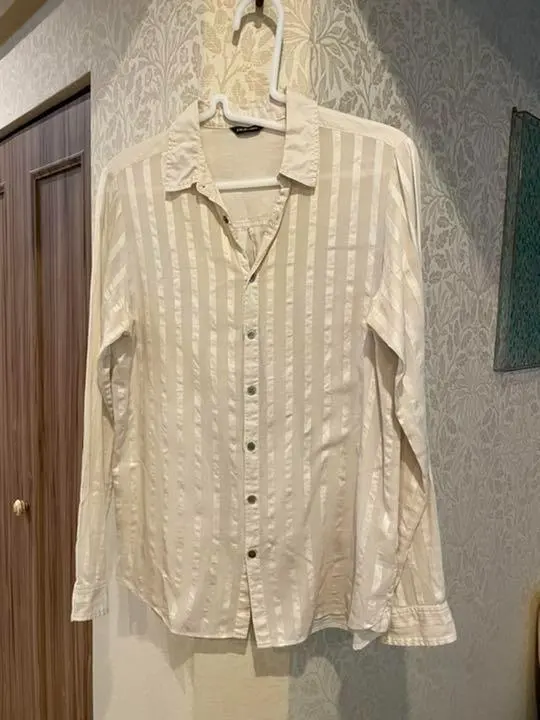 象牙色條紋長袖襯衫 的縮圖