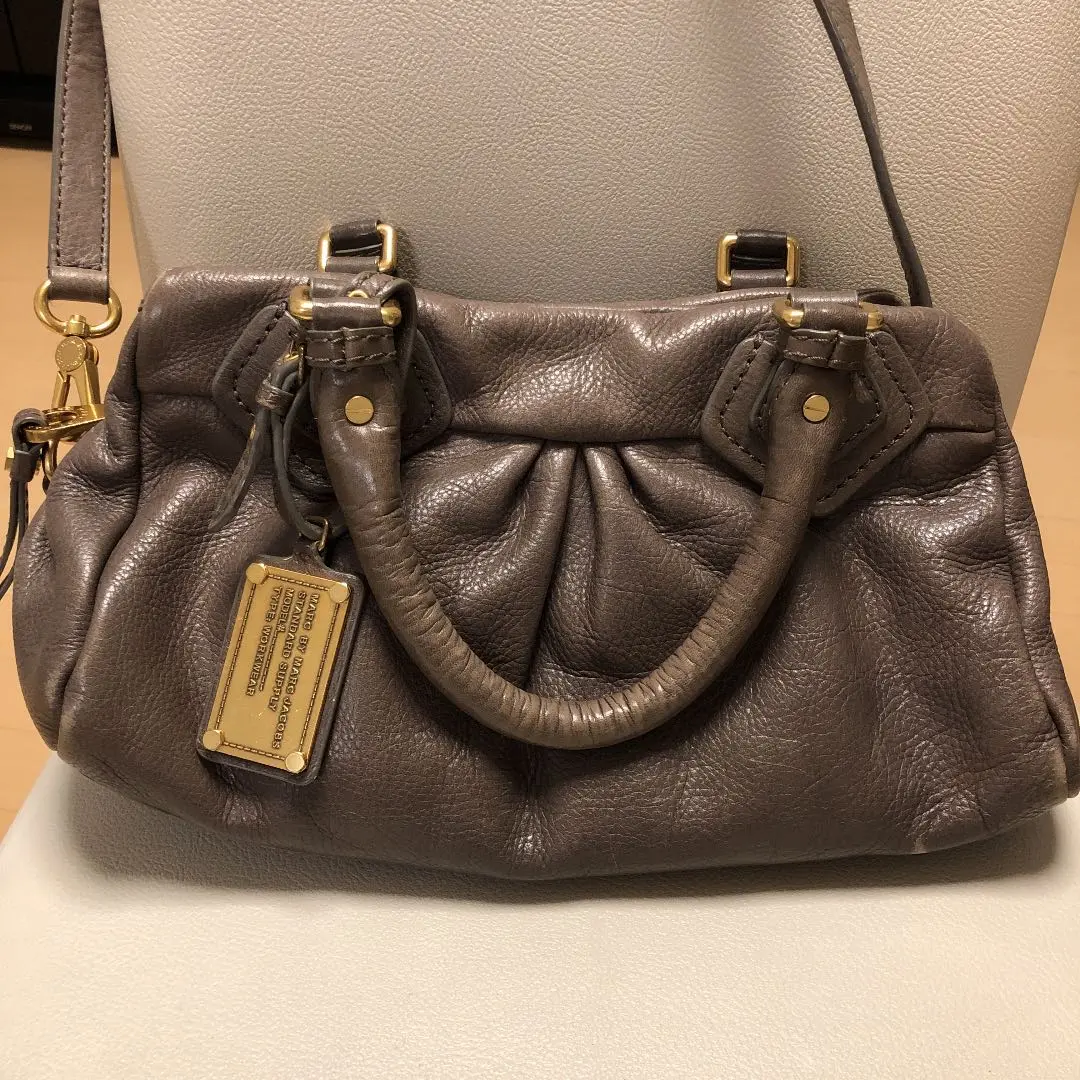 【美品】マークバイマークジェイコブス バッグ 黒 Q BABY GROOVEE 楽天市場】marc jacobs Classic Q Baby Groovee（バッグ・小物