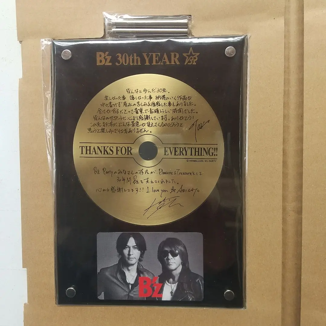 B’zB'z 30th YEAR 記念プレート サイン入り B'zB'z 30th YEAR 記念プレート サイン入り - メルカリ