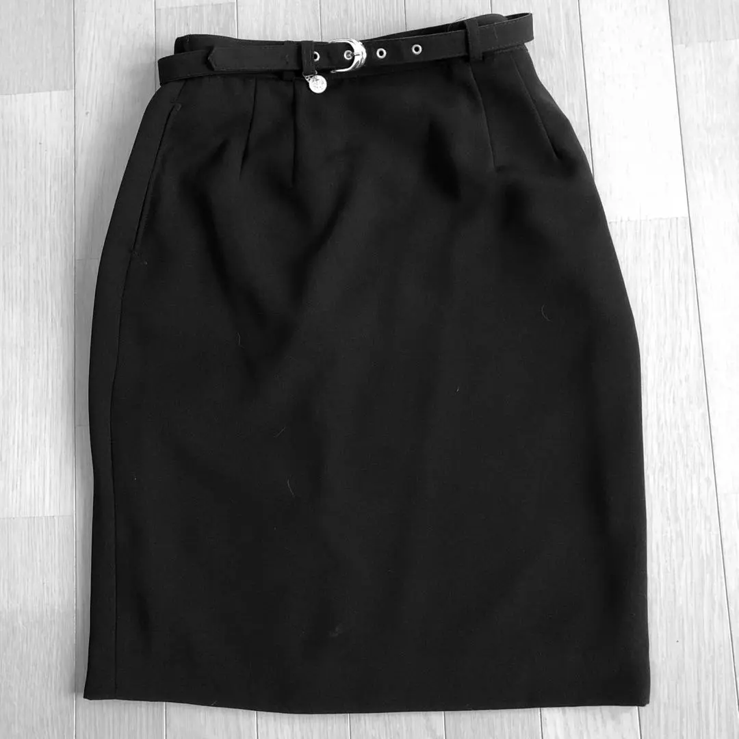 Thumbnail of pencil skirt