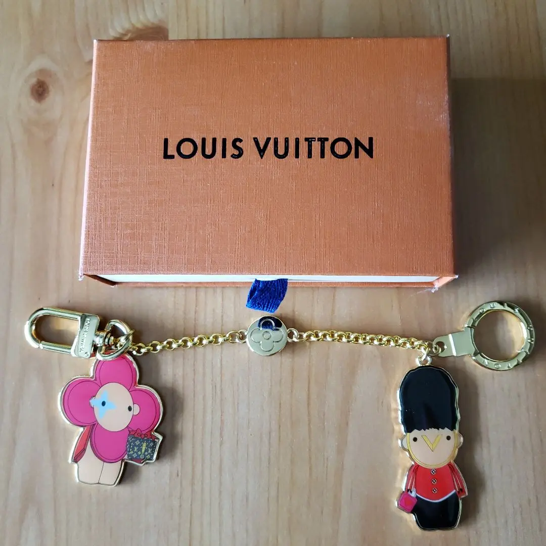並行輸入品　ルイヴィトン キーホルダー　ファッションキーホルダー ハイブランド ルイヴィトン キーホルダー アクセサリー