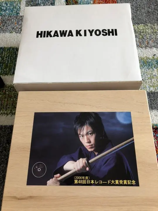 氷川きよし　日本レコード大賞受賞記念　ガラスの盾 氷川きよし 受賞サイン動画到着！日本レコード大賞 | TikTok