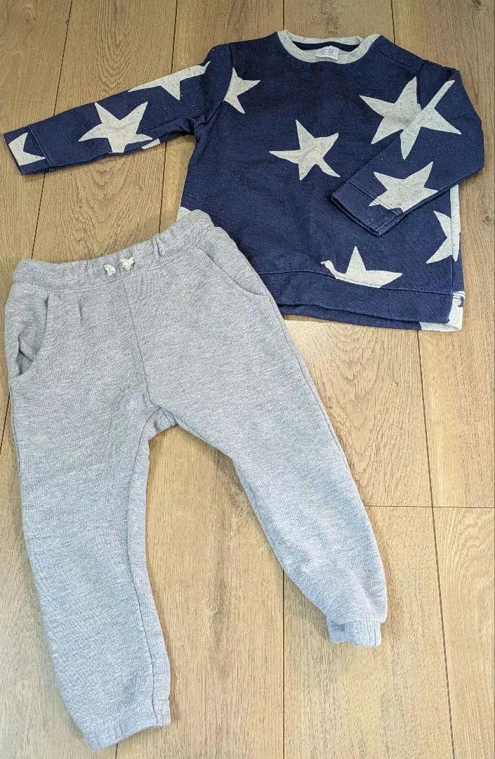 Thumbnail of Zara Baby Fleece-lined Star Print Sweatshirt and Fleece-lined Gray Pants Set - 104cm