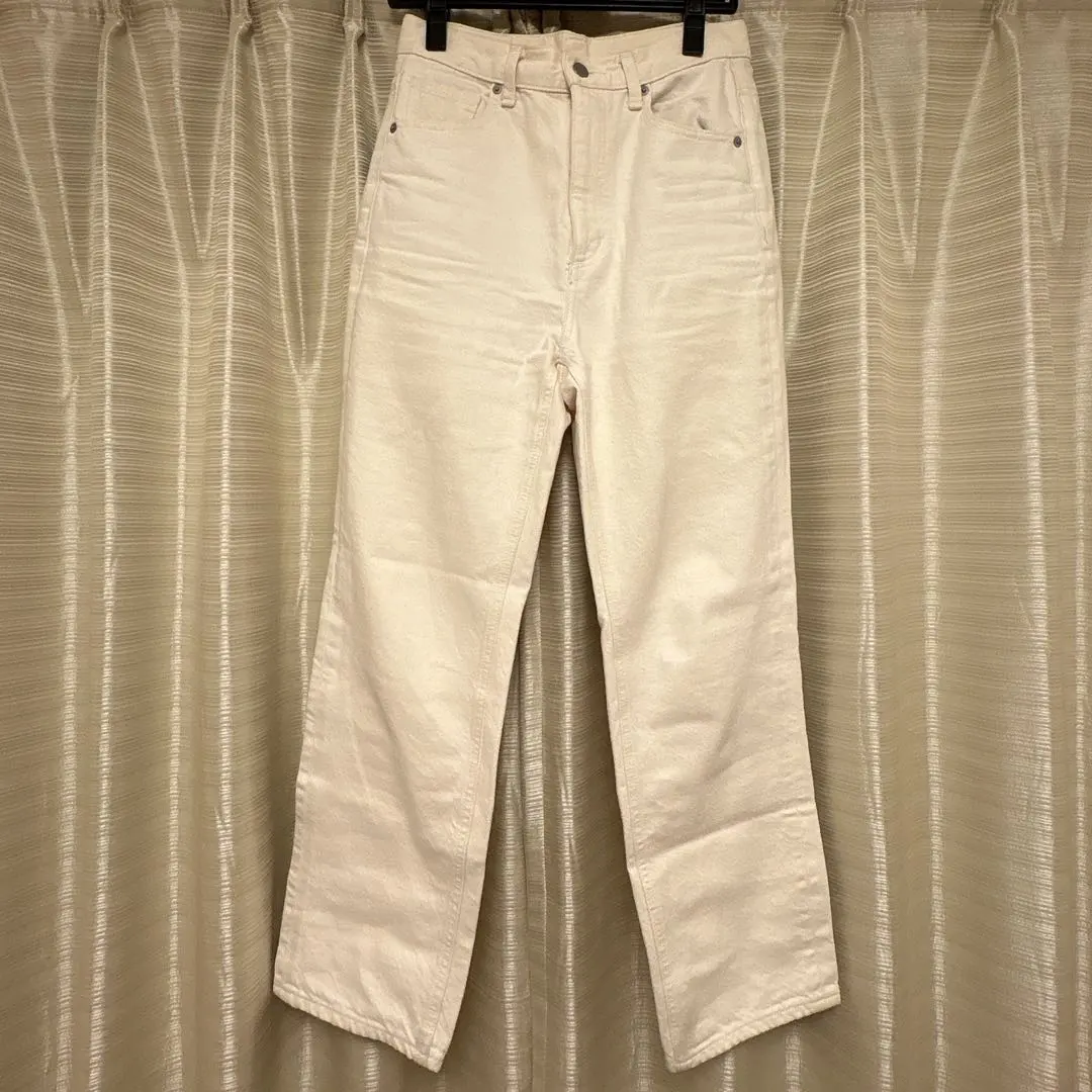 Thumbnail of GU white straight leg pants