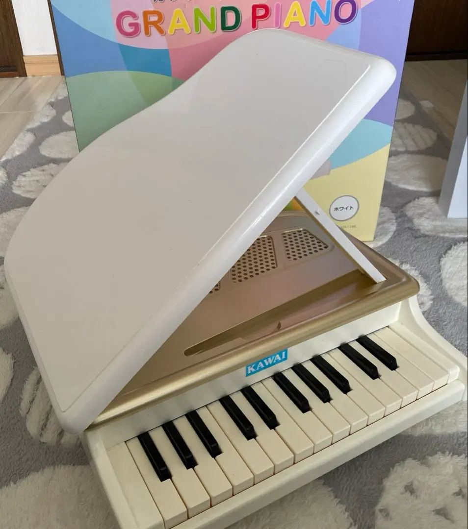 KAWAI ミニピアノ　トイピアノ　白色 Amazon.co.jp: 河合楽器製作所 KAWAI ミニピアノP-32 ホワイト