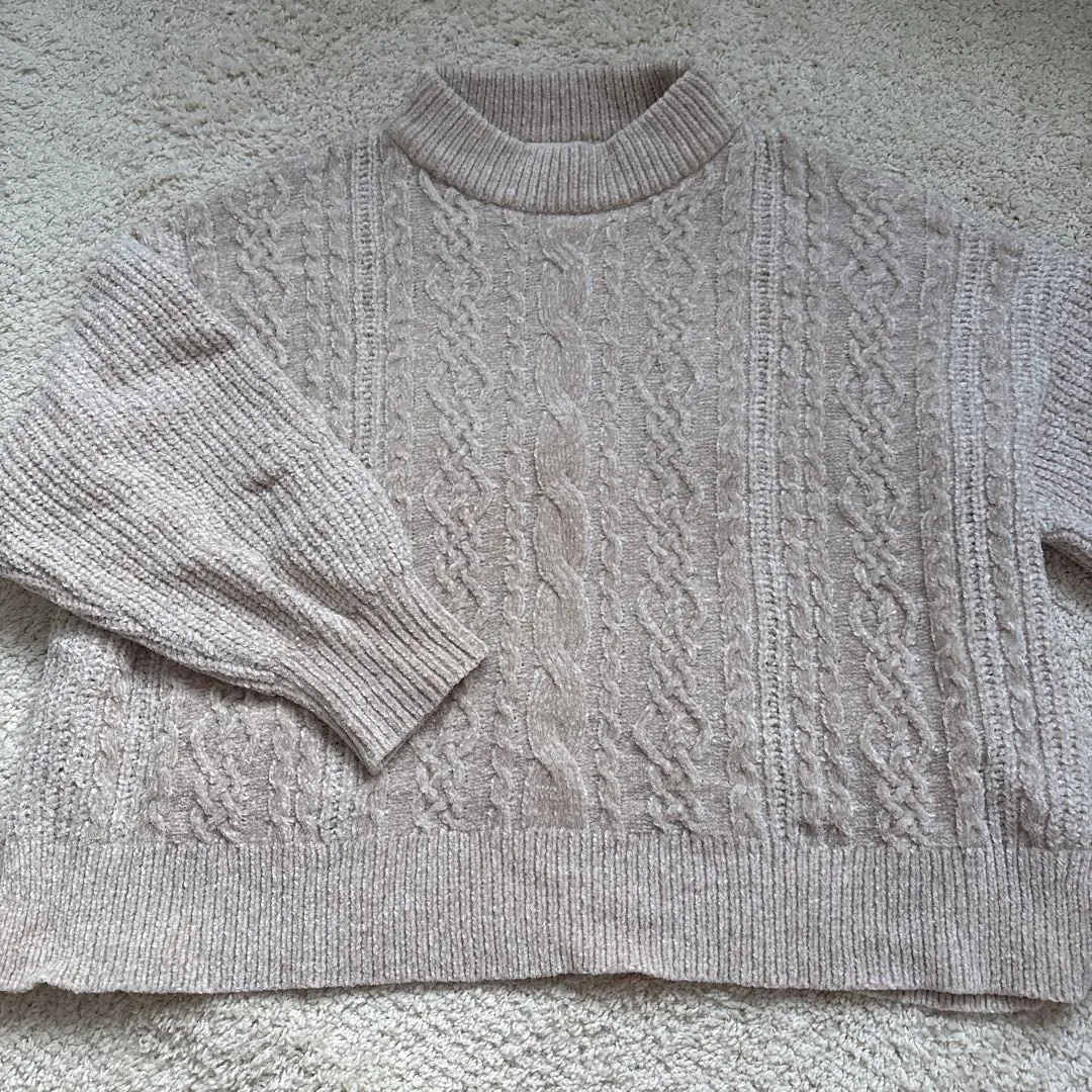 米色 粗針織 圓領 的縮圖