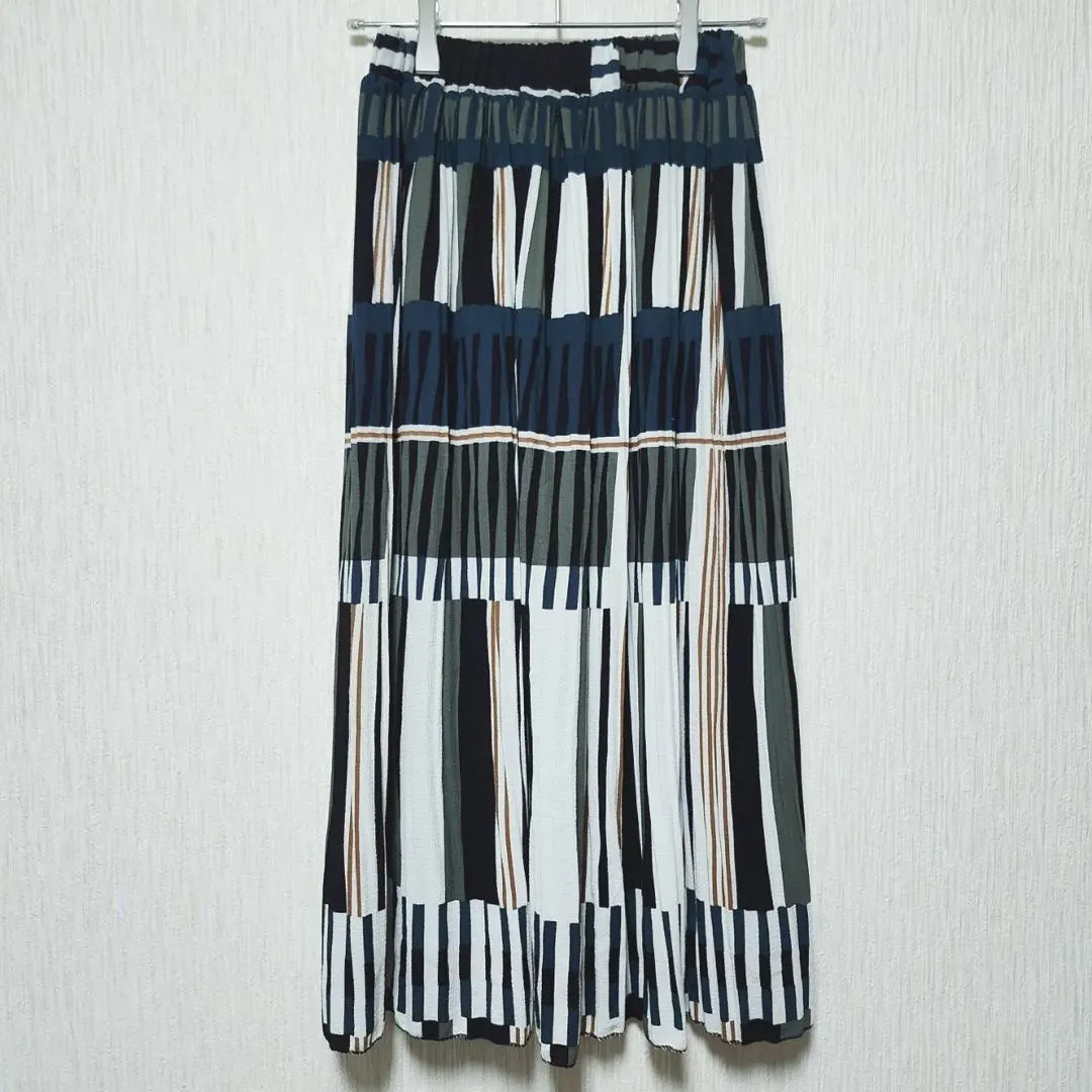 Thumbnail of Multi-stripe pattern long skirt (F) Midi length I-line pleated skirt / Modern