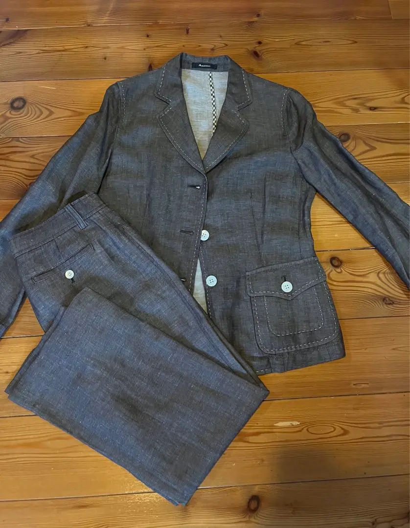 【お値下げ】アクアスキュータム LONDON パンツスーツ　美品 2025年最新】Aquascutum パンツスーツ上下の人気アイテム - メルカリ