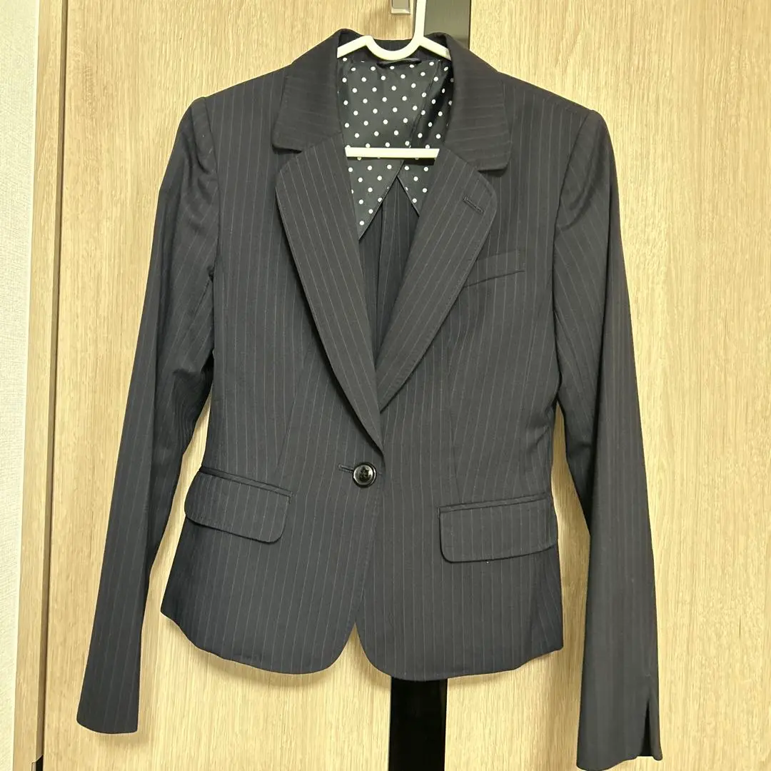 Thumbnail of Business suit, size 7 (Japanese sizing)