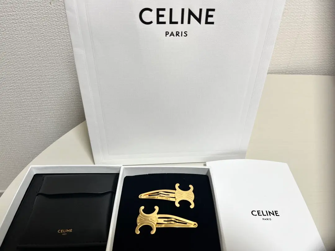 セリーヌヘアピン（ゴールド）1本だと24000円 CELINE セリーヌ ゴールド ヘアピン スナップ ヘアクリップ
