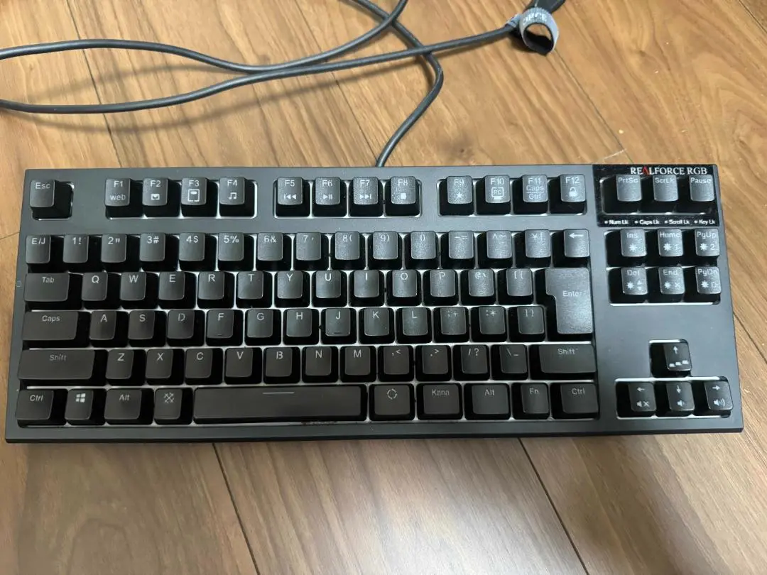 【美品】REALFORCE RGB TKL / R2TLA-JP4G-BK Amazon.co.jp: R2TLA-US4G-BK Realforce RGB TKL 有線キーボード