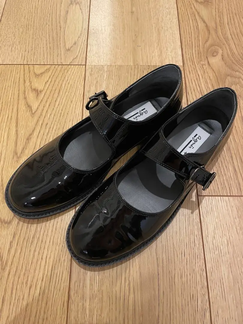 美品！agnes b. アニエスベーフラットシューズ23 シルバーバレエシューズ アニエスベー agnes b. バレエシューズ （シルバー） -モーダ